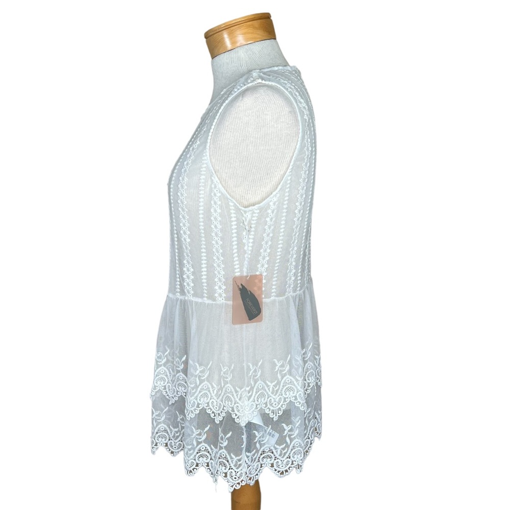 Forever 21 Sheer Ivory Lace & Embroidered Peplum Sleeveless Top Medium NWT - Picture 5 of 15
